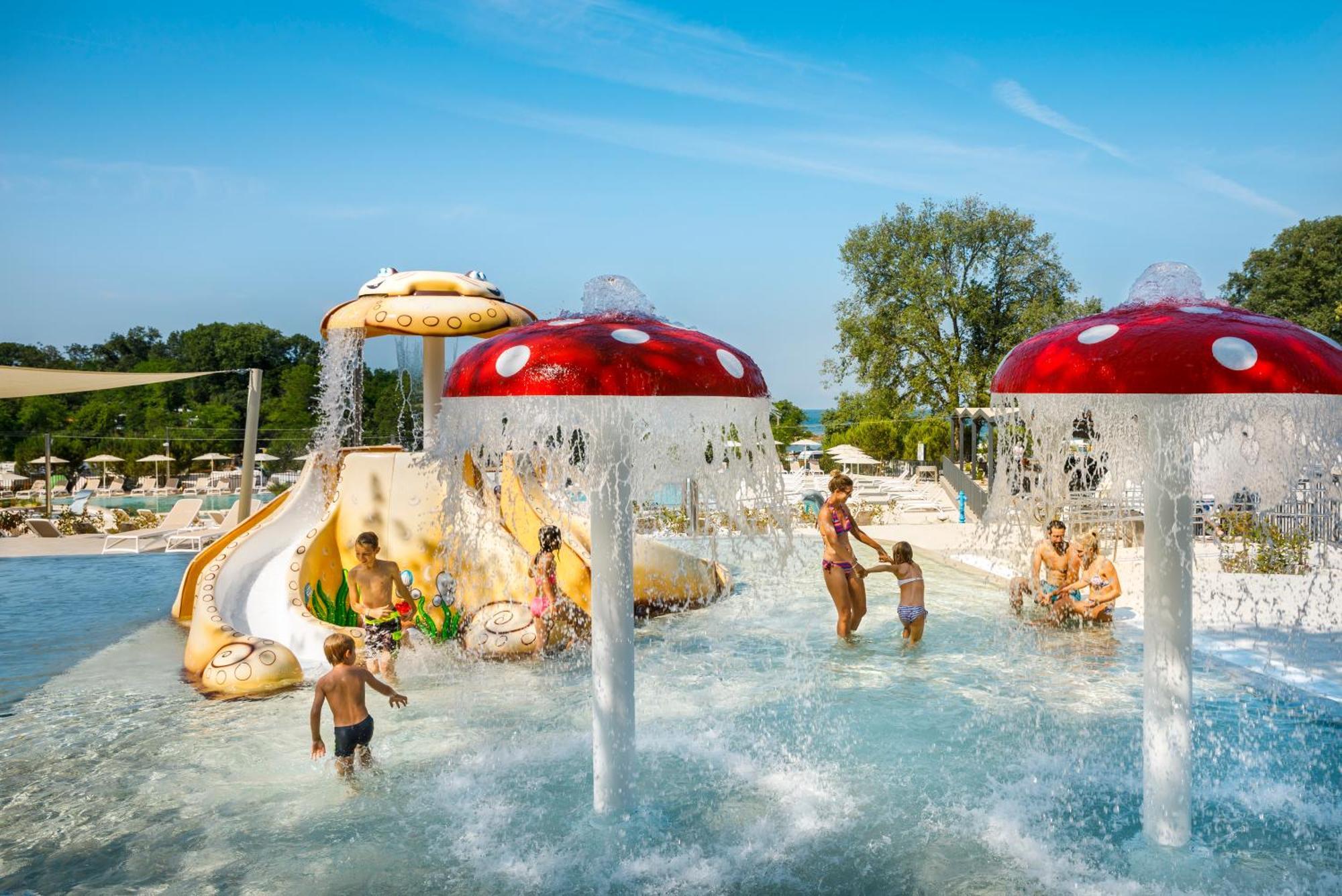 Aminess Planet Camping Maravea Resort - Pitches Novigrad Istria Exteriör bild