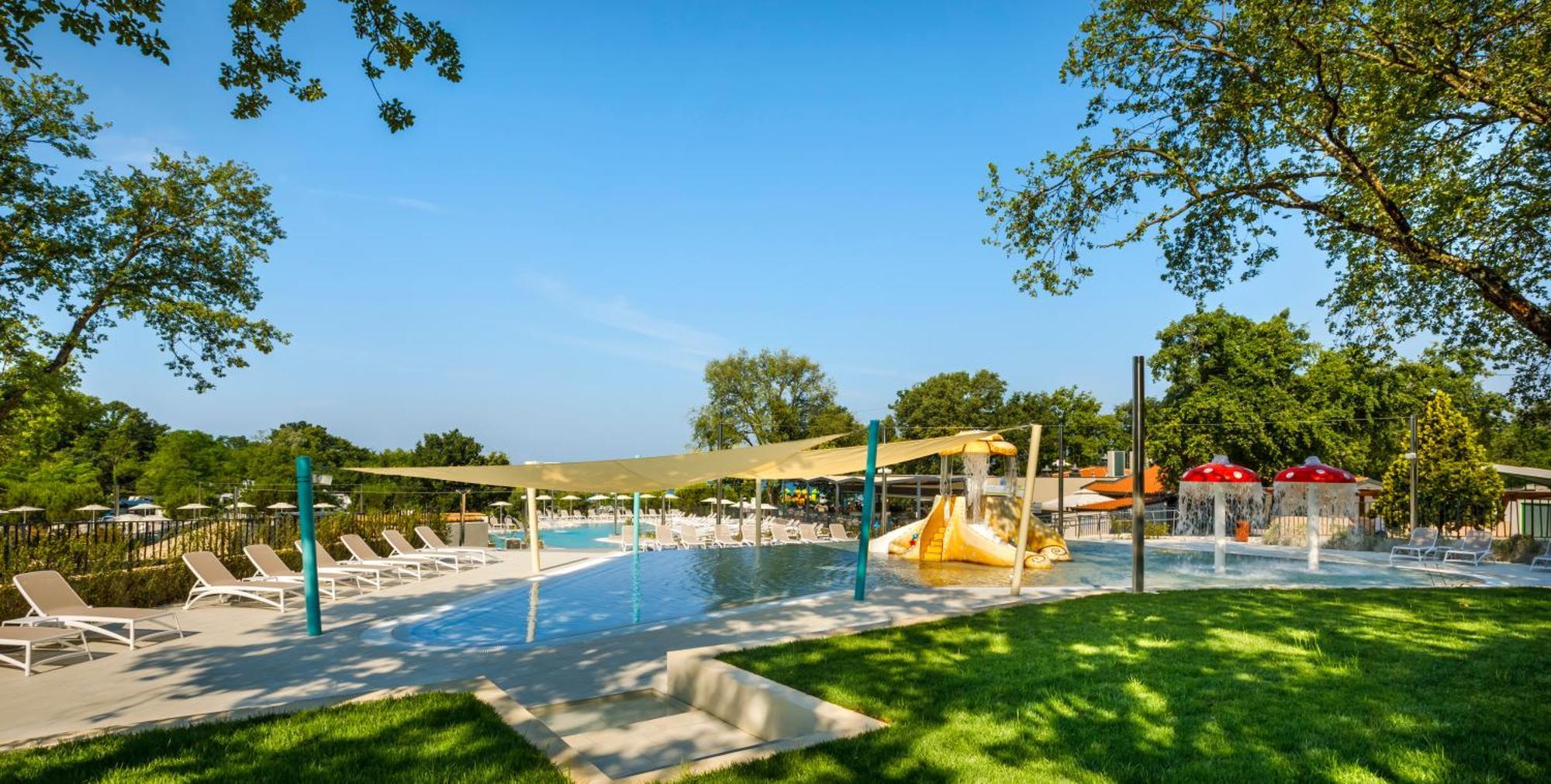 Aminess Planet Camping Maravea Resort - Pitches Novigrad Istria Exteriör bild