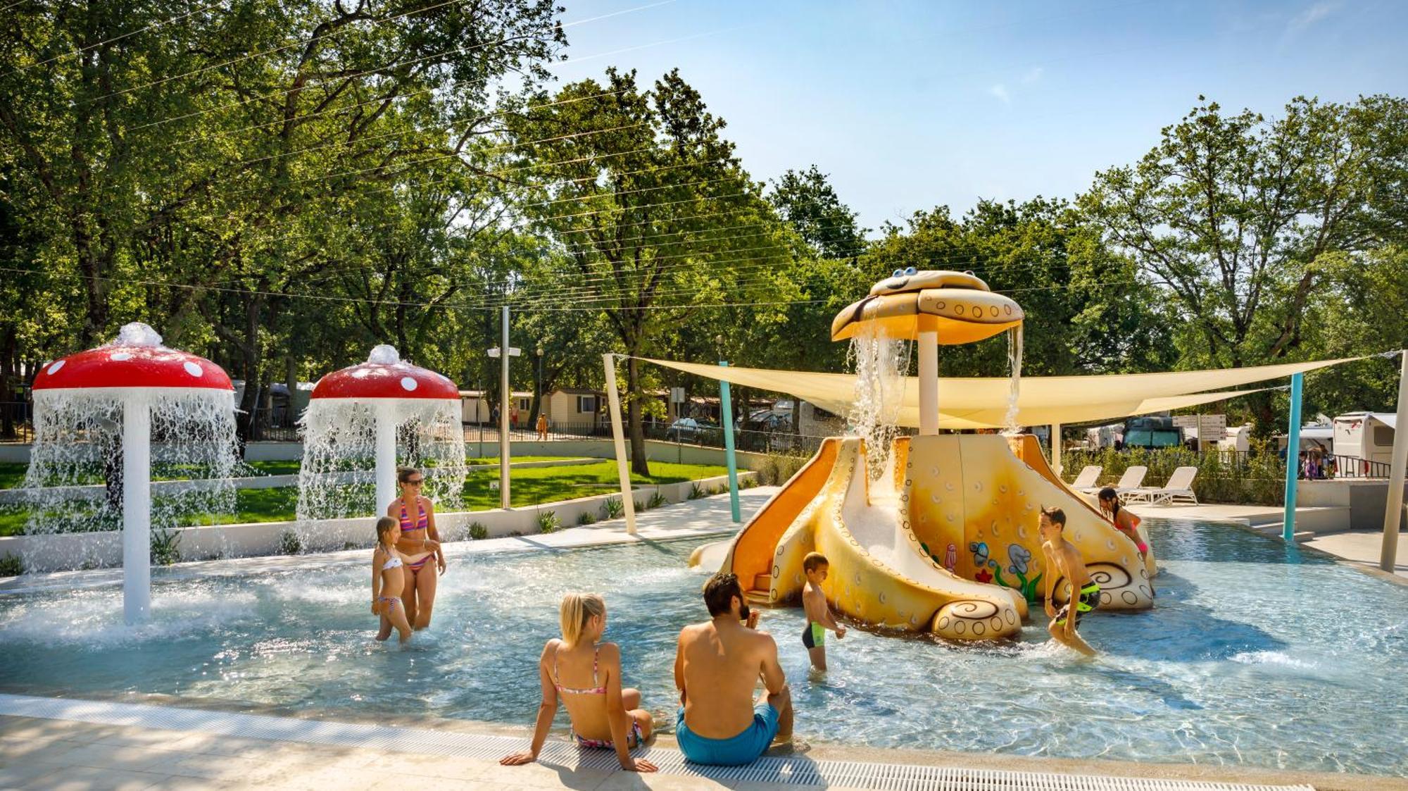 Aminess Planet Camping Maravea Resort - Pitches Novigrad Istria Exteriör bild